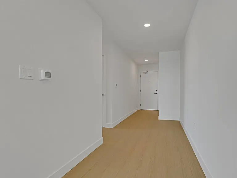 422 E 3rd St #401 — Photo 18