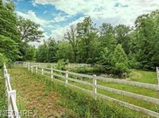 Forest Edge Dr, Cuyahoga Falls, OH 44223
