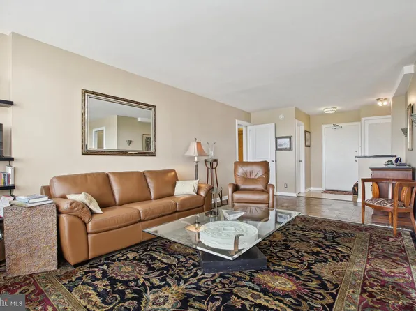 4515 Willard Ave APT 2308S, Chevy Chase, MD 20815