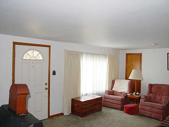 3rd image of 527 John Edward Ln
