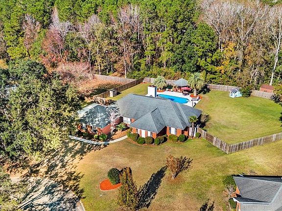 5th image of 469 Sandhurst Drive