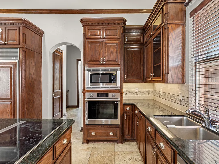 5905 Dorset Dr — Photo 13