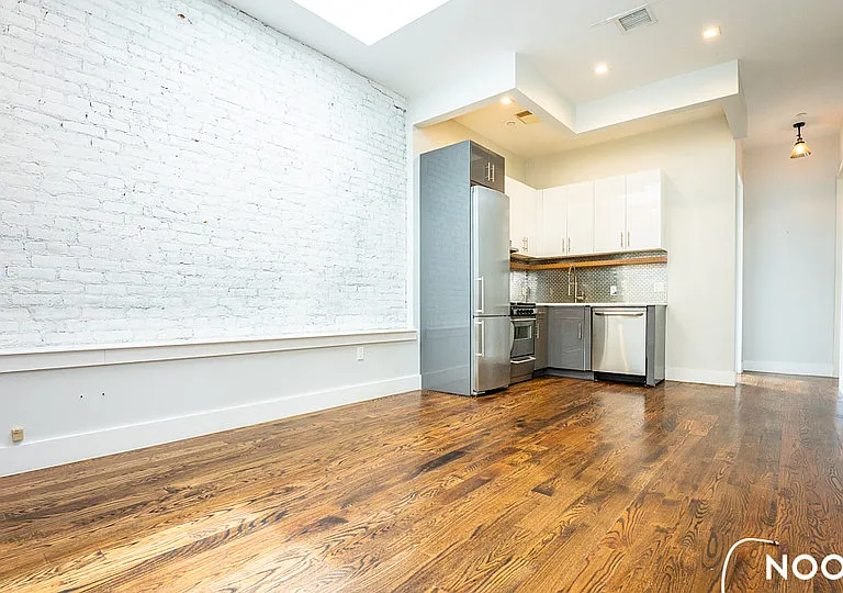 60-15 Myrtle Ave #R — Photo 5