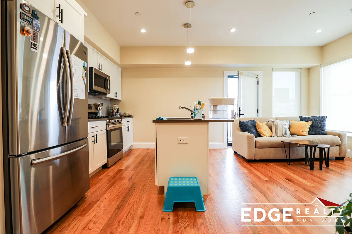 Building Photo - 9 Glencoe St #203