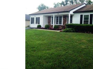 61 Arbor Meadow Dr, Sicklerville, NJ 08081