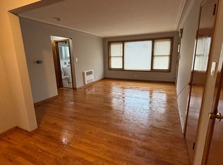 7500 N Claremont Ave #7504-3, Chicago, IL 60645