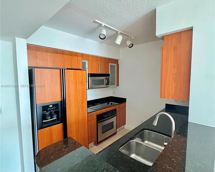 325 Biscayne Blvd #1116