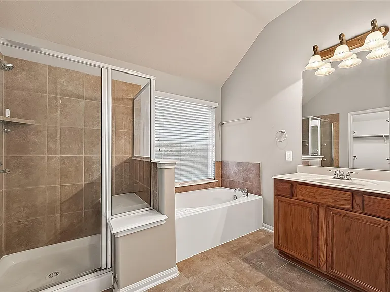 28207 Chalet Park Dr — Photo 18