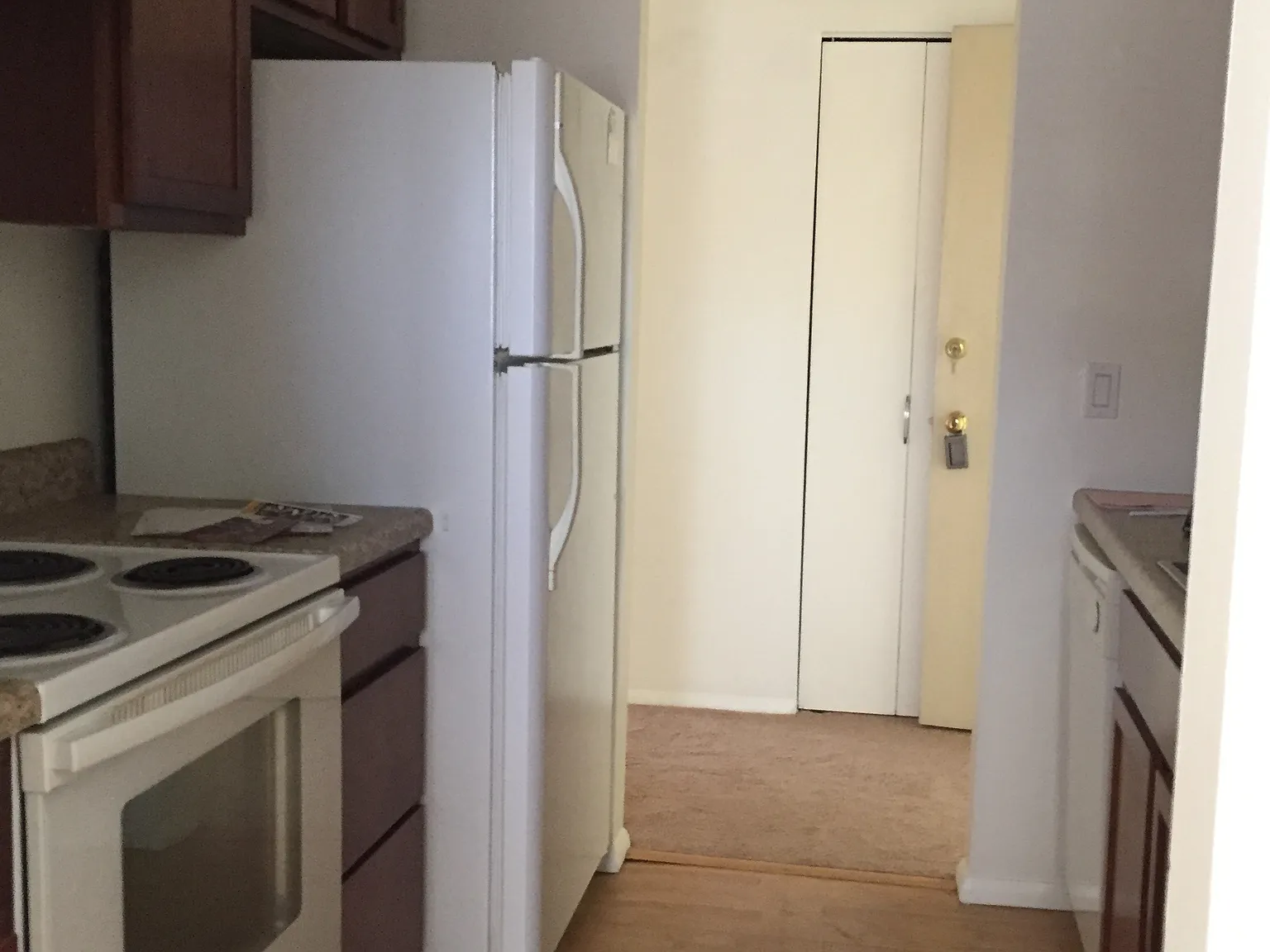 1 bed, 925 sqft, $1,900 — Photo 2