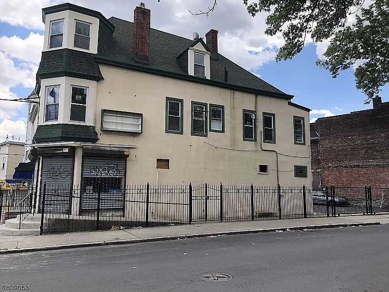 1st image of 36 Park Ave