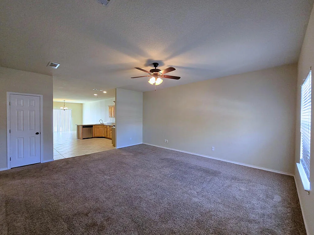 3 bed, 2.0 bath, 1758 sqft, $2,500 — Photo 3