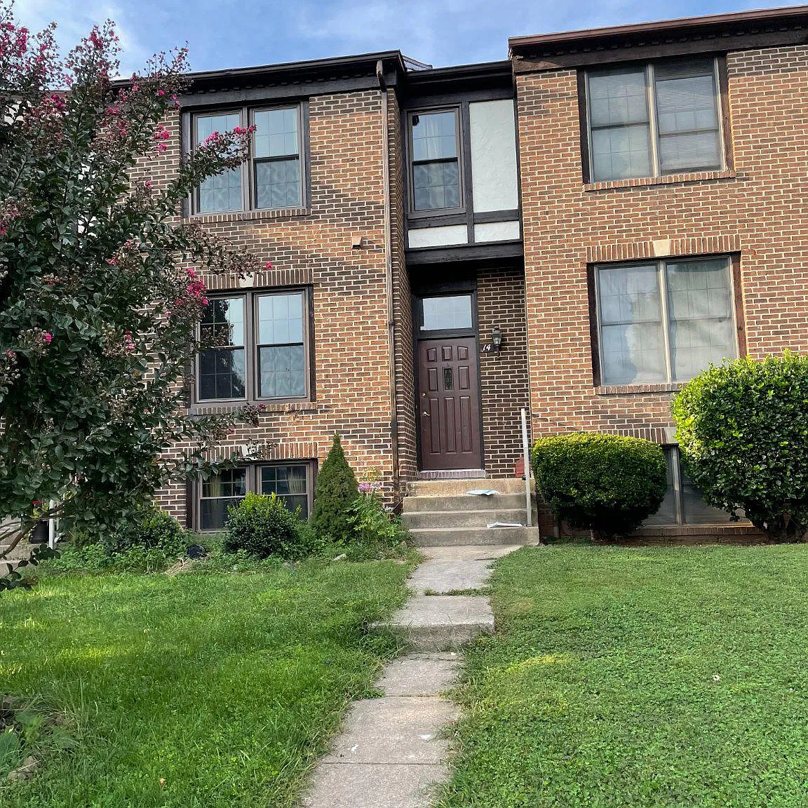 4 bed, 3.5 bath, 1872 sqft, $2,600 — Photo 1