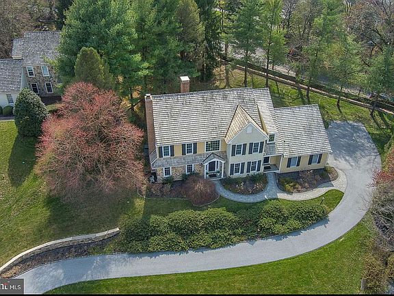 4th image of 840 Springbank Ln