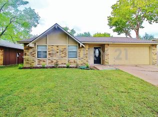 2809 Santa Monica Dr, Grand Prairie, TX 75052