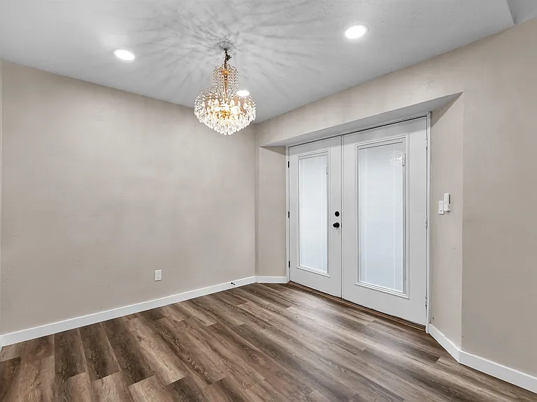 6211 Coachgate Dr — Photo 22