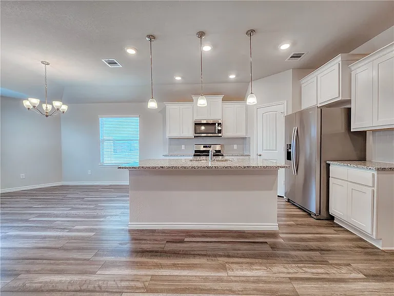 6130 Darlington Ave — Photo 12