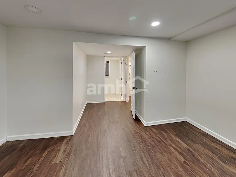 640 Norfolk Sq S — Photo 21