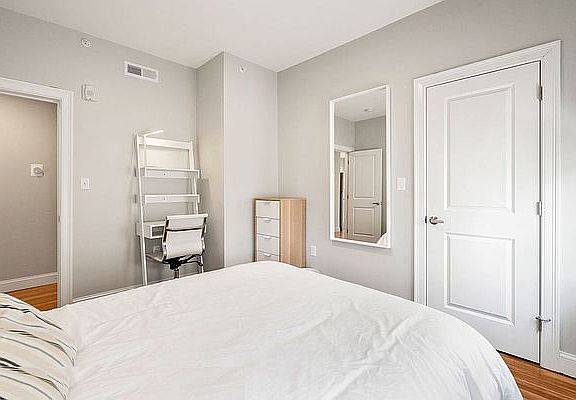 4th image of 231 E 33rd St #6B