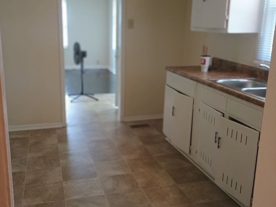1st image of 1108 N Estelle Ave