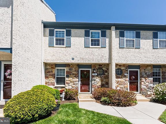 2nd image of 304 Hampstead Pl #304C