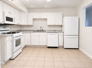 526 3rd St APT 3, Fall River, MA 02721