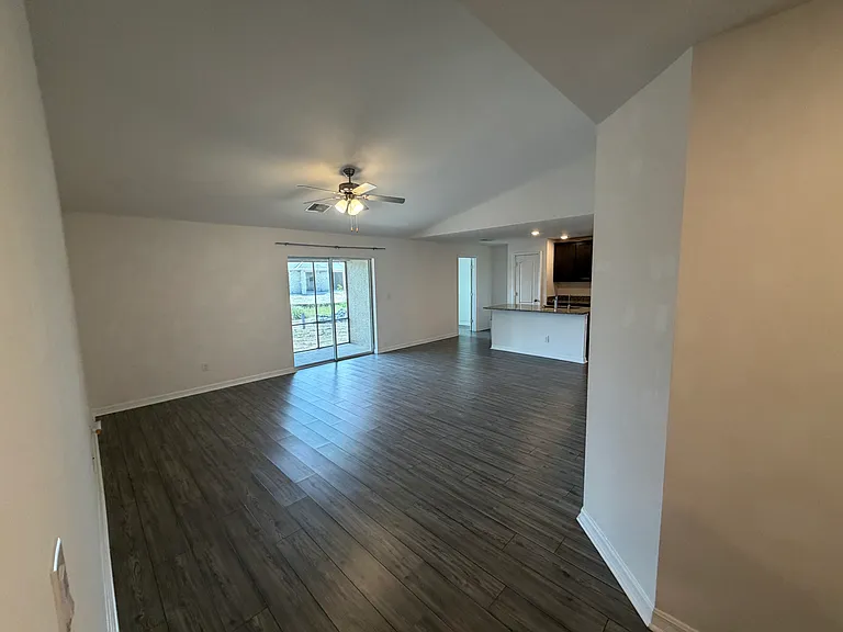 2019 NW 16th Pl — Photo 3