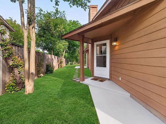 5th image of 11736 SPRING RIDGE DR