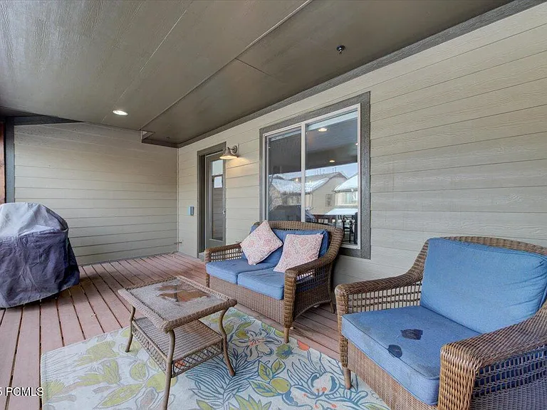 5662 Oslo Ln — Photo 24