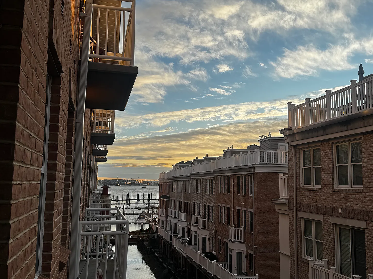 1 bed, 725 sqft, $2,300 — Photo 2