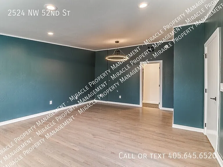 2524 NW 52nd St — Photo 27