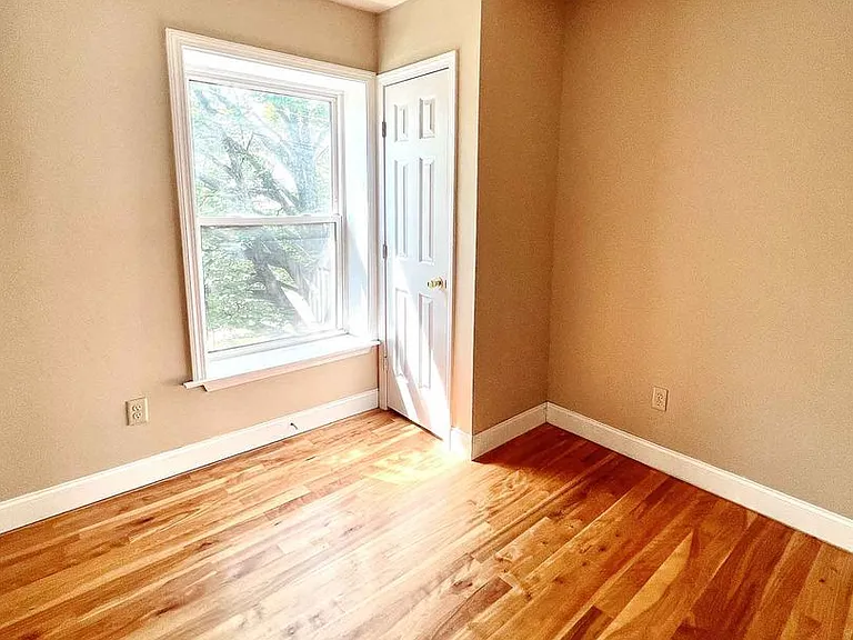 46 King Street — Photo 19