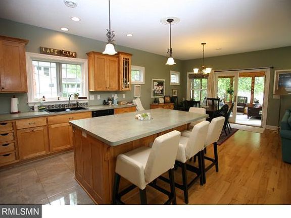 4th image of 807 N Shore Dr