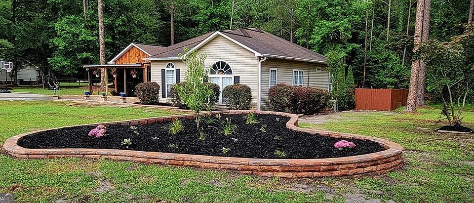 1st image of 819 Barksdale Dr