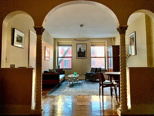 Rented by Compass | media 23