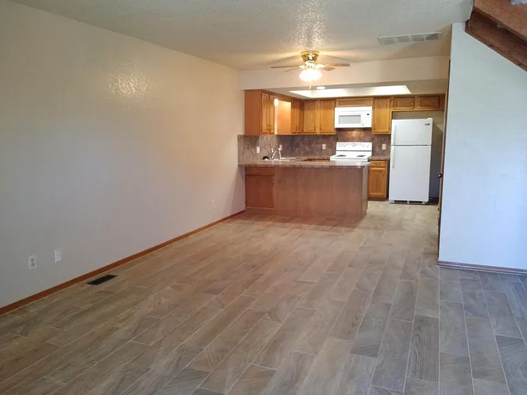 14113 Fairhill Ave — Photo 3