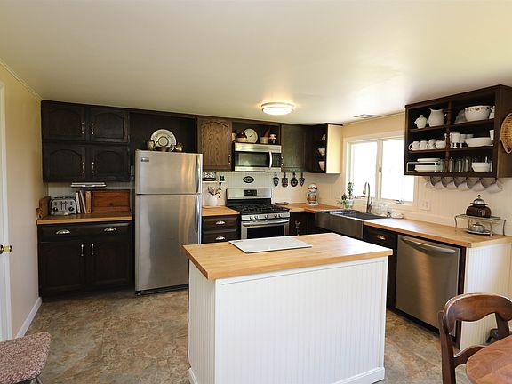 4th image of 251 S Hill Rd