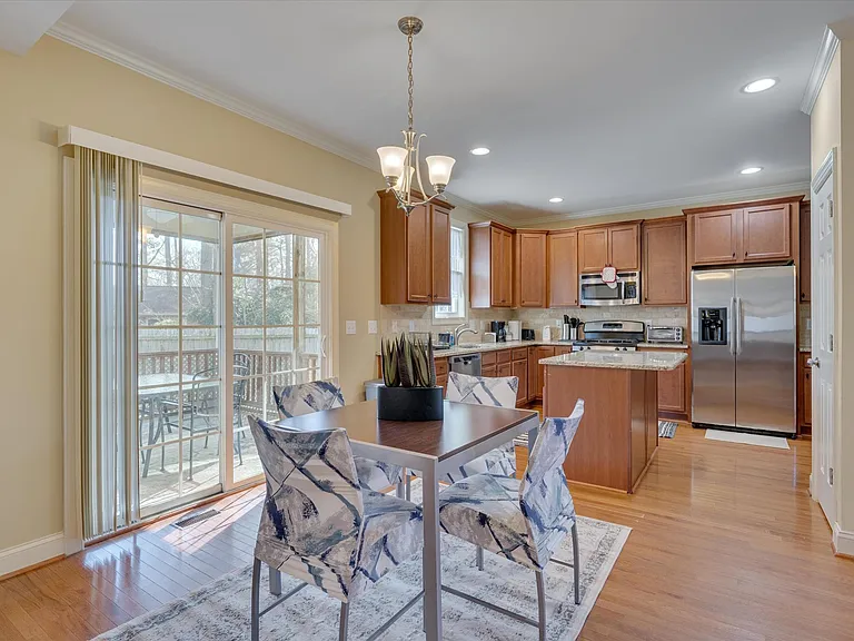 320 Lawrence Rd — Photo 6