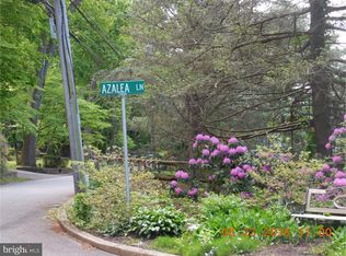 8 Azalea Ln, Media, PA 19063