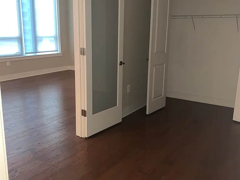 1900 Arch — Photo 57
