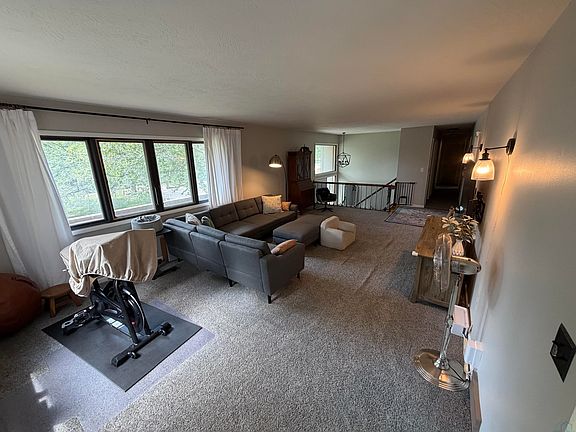 5th image of 4708 Perry Way