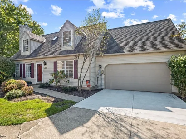 10375 Covington Ln #12, Twinsburg, OH 44087