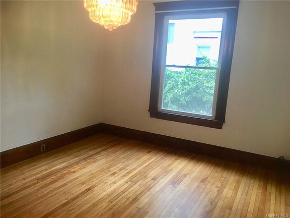 5th image of 26 Watkins Ave
