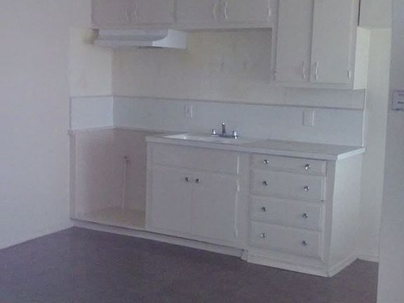 5th image of 130 1/4 W 110th St