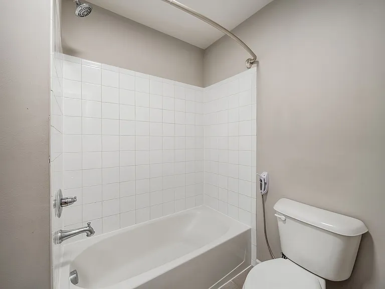 1082 Treeline Way — Photo 3