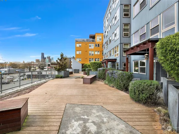 827 Hiawatha Place S #609, Seattle, WA 98144