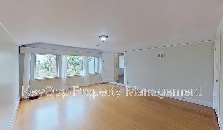 534 30th Ave — Photo 18