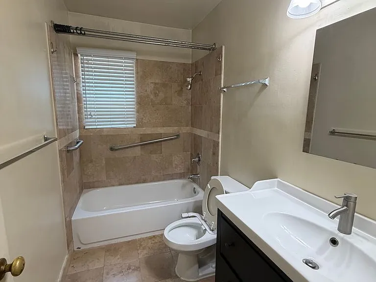 14752 S Budlong Ave — Photo 10
