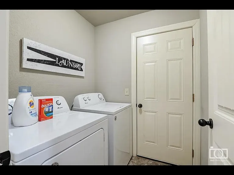 2670 N Barcelona Ave — Photo 3