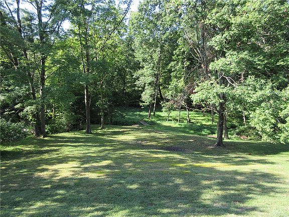 4th image of 825 Chateau Dr