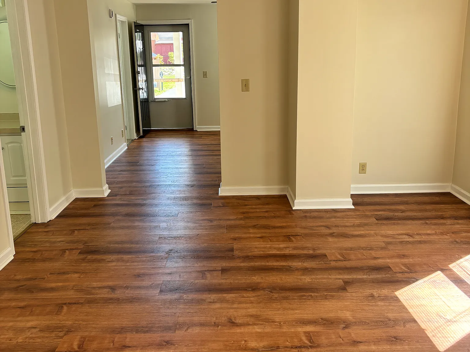 2 bed, 1008 sqft, $1,375 — Photo 3